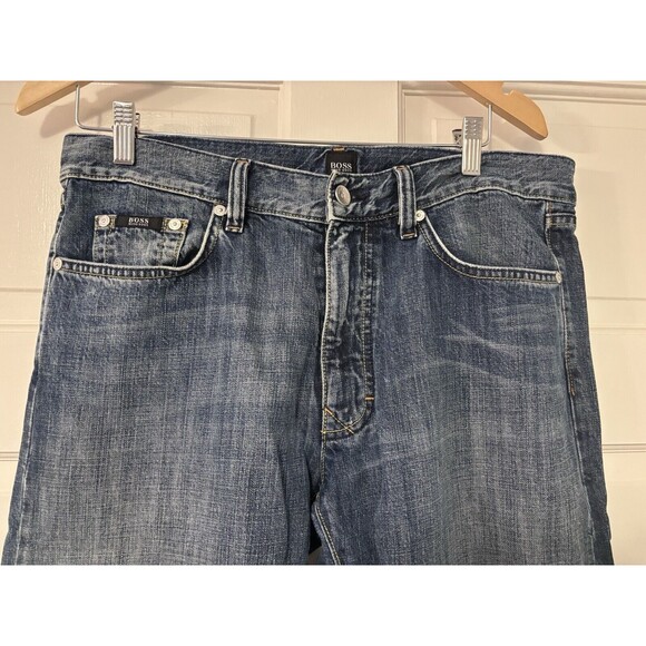 MENS HUGO BOSS MEDIUM WASH REGULAR FIT STRAIGHT LEG BLUE JEANS 33X32 - Picture 3 of 14